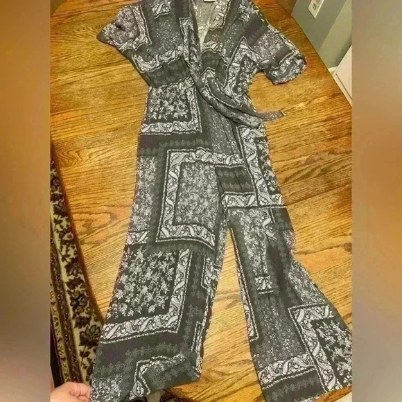 Dress Forum Los Angeles Jumpsuit | Medium - Picture 3 of 8